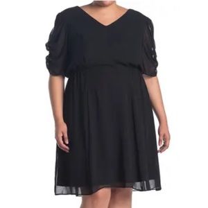Julia Jordan | v-neck chiffon dress